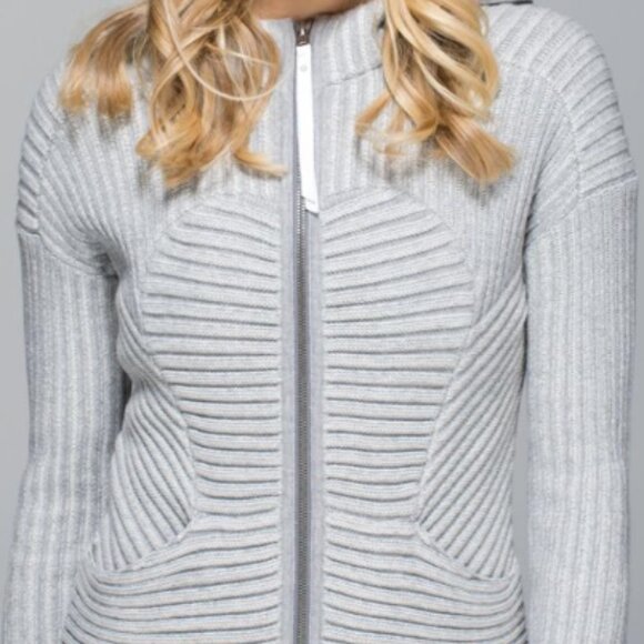 388. Lululemon Embrace Hoodie - Picture 12 of 12